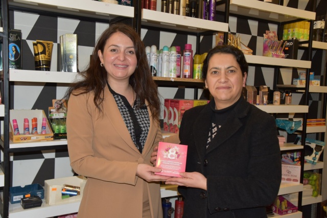 Ziyaretler sırasında kadınların toplumdaki gücüne vurgu yapan Arslan, yaptığı açıklamada şunları söyledi: “Belediye Başkanımız Semih Balaban’ın öncülüğünde, Yunusemre Belediyesi olarak kadınlarımızı bu özel günlerinde yalnız bırakmadık. Kadın dostu projelerimizi hayata geçirmeye devam edeceğiz. Kadınların yaşam hakkını, emeğini ve söz hakkını savunmak hepimizin sorumluluğudur. Çünkü güçlü kadın, güçlü toplum demektir.”