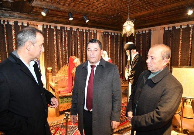 Yunusemre Belediyesi bünyesinde yer alan Manisa Osmanlı Müzesi, yüzlerce eseriyle tarih ve kültür tutkunlarını bekliyor.