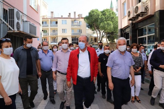 Manisa'nın Saruhanlı ilçesinde bugün saat 10.21 de meydana gelen 5,5 şiddetindeki depremin ardından CHP Yalova eski milletvekili ve Cumhurbaşkanı adayı Muharrem İnce Saruhanlı ilçesine " Geçmiş olsun" ziyaretinde  bulundu.