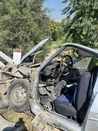 Manisa'nın Selendi İlçesi’nde meydana gelen trafik kazasında araç sürücüsü yaralandı.
