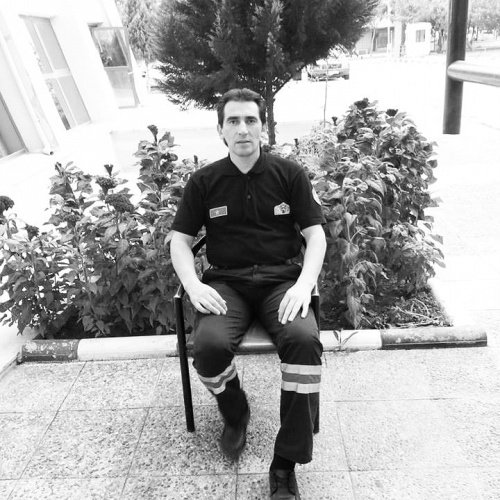 Manisa Büyükşehir Belediyesi İtfaiye Daire Başkanlığına bağlı olarak Saruhanlı İtfaiye Amiri olarak görev yapan Ahmet Kemal Kılınç, hayat kurtarmak için gittiği kazada kalp krizi geçirerek hayatını kaybetti.