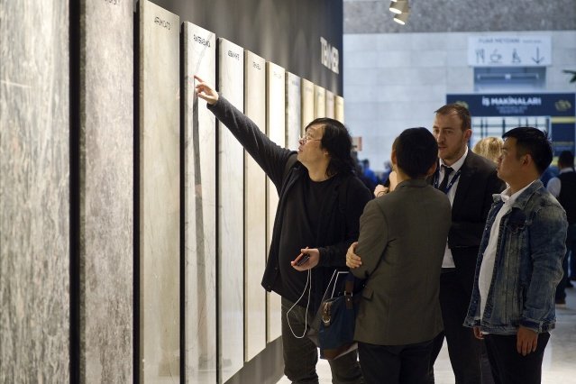 Türk Madencilik Sektörünün açık ara en büyük ihracat pazarı Çin'in Wuhan şehrinde Aralık ayında ortaya çıkan ve kısa sürede pandemiye dönüşen Covid-19 virüsü sadece madencilik sektöründe değil, tüm sektörlerde 2020 yılı için tüm dünyanın ekonomik hedeflerinin revizesini gündeme getirdi.