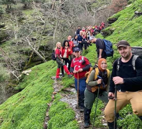 TURBELDAK, düzenlediği etkinliklerle hem sağlıklı yaşamı teşvik etmeyi hem de katılımcıları bölgenin doğal ve kültürel değerleriyle buluşturmayı amaçlıyor.