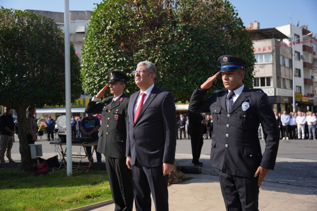 “6 EYLÜL KURTULUŞ ETKİNLİKLERİ, ÇOCUK ŞENLİĞİ VE SERTAB ERENER KONSERİ İLE DEVAM EDECEK”
6 Eylül Akhisar’ın düşman işgalinden kurtuluşunun yıldönümü , Akhisar’da gün içinde çeşitli etkinlikler ile kutlanmaya devam edecek. Kutlamalar kapsamında Manisa Büyükşehir Belediyesi ve Akhisar Belediyesi ortaklığıyla  gerçekleştirilecek olan Çocuk Şenliği etkinliği Hüsnü Kahraman Kültür Parkı ve Gölet alanında saat 12.00 ile 17.00 arasında gerçekleştirilecek. 6 Eylül Akhisar’ın düşman işgalinden kurtuluşunun yıldönümü etkinlikleri Akhisar Belediyesi ve Manisa Büyükşehir Belediyesi ortaklığıyla Hüsnü Kahraman Kültür Parkı ve Gölet etkinlik alanında 21.00’da gerçekleştirilecek olan Sertab Erener konseri ile son bulacak.