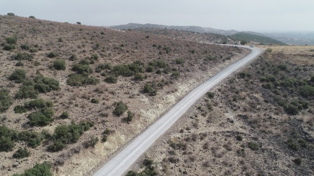 Bizim bu yollarımıza 1999 yılında asfalt atılmıştı. O yıllardan bu zamana kadar, gerçekten çok büyük sıkıntılarımız vardı. Bu sıkıntılarımızın giderilmesi bizim için memnuniyet verici oldu. Cengiz başkanıma selam ve saygılarımı sunarım” dedi.
