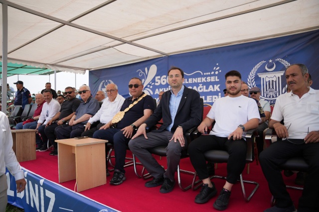 Final müsabakasında karşı karşıya gelen Akhisarlı iki yiğit pehlivan, Feyzullah Aktürk ve Süleyman Başar arasındaki kıran kırana mücadeleyi Süleyman Başar kazanarak başpehlivan unvanını elde etti. Başpehlivanlıkta üçüncülüğü ise Nedim Gürel ve Menderes Saltık  paylaştı.