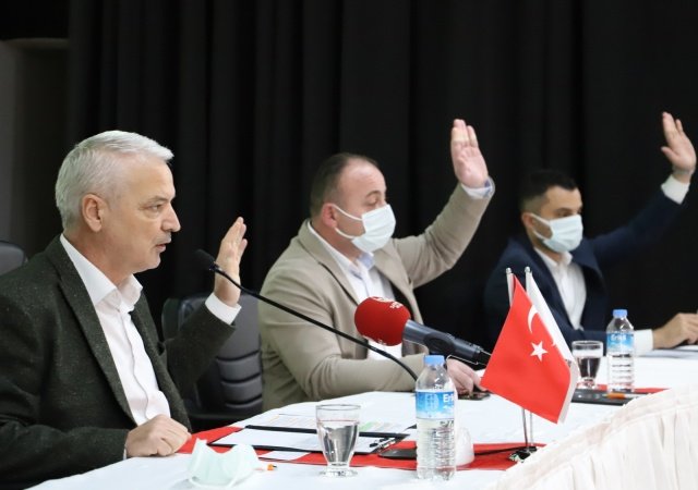 Saruhanlı Belediye Meclisi Ocak ayı olağan toplantısı Belediye Başkanı Zeki Bilgin'in Başkanlığı'nda Serdar Yaralı Kültür Merkezinde yapıldı.