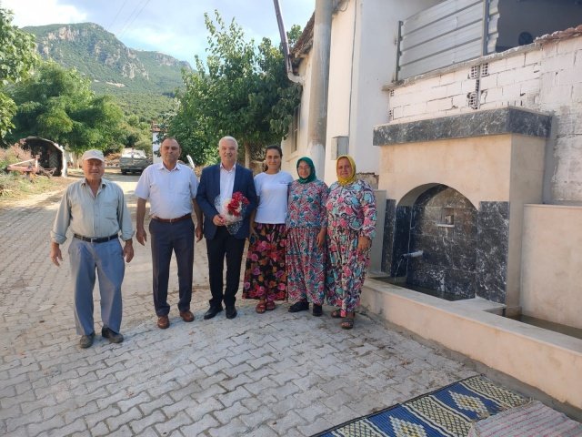 Belediye Başkanı Zeki Bilgin, Başkan Yardımcısı Hüseyin Baysal, Meclis Üyeleri Mustafa Arguz ve Cavit Yaralı ile birlikte Bedeller mahallesini ziyaret ederek, yenilenen çeşmeleri yerinde inceledi.