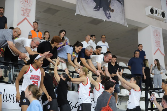 Türkiye Kadınlar Basketbol Ligi’nde mücadele eden Lidya Garden City Turgutlu Belediyespor Kadın Basketbol Takımı, Seçil Kauçuk Mersin Basketball Takımını 75-68 yenerek ligdeki ikinci galibiyetini aldı.