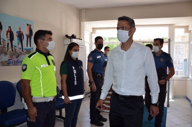 Demirci ilçesinde Kurban Bayramı’nın ikinci günü protokol üyeleri bayramlaştı.