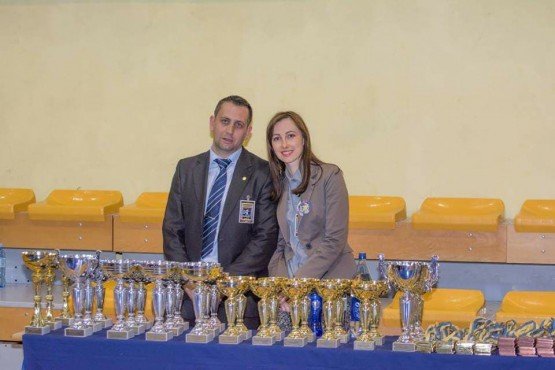 Bosna Hersek Taekvondo Federasyonu Başkanı Samir Sariç sporcuları için Türkiye Taekvondo Federasyonundan yardım talebinde bulundu. Federasyonuna bağlı 54 kulübün bulunduğunu belirten Sariç “ kulüplerde 3000 lisanslı yaklaşık 1000 tanesi uluslararası müsabakalara katılacak performansta sporcunun olduğunu, bu potansiyelin de WFT ve İTF isimli iki federasyonun birleşmesiyle ortaya çıktığını söyledi.  Bu güç birleşiminden başarılı sporcular çıktığını belirten Sariç “ 2017 yılında yapılan Avrupa Gençler Teakvonda şampiyonasında Bosna – Hersek Taekvondo Milli takım formasını giyen bir sporcumuz birinci oldu. Avrupa Büyükler şampiyonasında da bir ikincilik, bir üçüncülük aldık. Genç bir kadro ile yola çıktık, azimli ve bilimsel spor için var gücüyle çalışan antrenörlerimiz bu başarının mimarları oldu.” Dedi.

SAMİR SARİÇ KİMDİR?
Bosna Hersek Federasyonu Taekwondo
Federasyonun başkanıdır.
Sariç'in Federasyon başkanı olmasının ardından yıllar önce çöküntüye uğrayan Bosna-Hersek Teakvondo sporu adeta bir atalım yaşadı.
Samir Sariç 1984 yılında Zenitsa kentinde dünyaya geldi. Sarajevo Kriminaloji Enstitüsünü bitirip mezun olan Sariç  bütün hayatını ülkesinin teakvondo sporunda başarılı olması için harcadı.
Ülkesinde aynı zamanda  polis müdürlüğü  de yapan Sariç  federasyon başkanı olarak 19.Balkan Taekvondo Şampiyonasına 8 ülkeyle birlikte Bosna-Hersek'i de kattı.
Bu şampiyonada 52 milli sporcu ile müsabakalara çıkan Bosna Hersek Milli takımı 6 altın, 5 gümüş ve 7 bronz madalya ile şampiyonada 3. en iyi milli takım olma başarısını gösterdi.
2018 yılında yapılacak Avrupa Teakvondo Şampiyonasında Bosna-Hersek olarak ev sahipli yapmak istediklerini belirten Sariç  Türkiye'den bu konda destek beklediklerini ve şampiyonanın kendi ülkelerinde yapılması sayesinde ülkesinin teakvondo branşında uluslararası başarılara imza atabileceğini söylüyor.
Bosna-Hersek ve Türkiye kardeş iki ülkedir, bu konuda bu branşta Türkiye'nin göstereceği destek ve katkılarla şampiyonanın Bosna Hersek'te yapılabileceğini söylüyor.