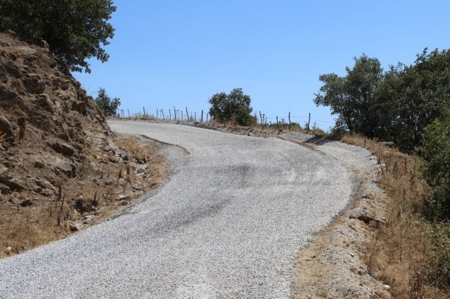 Yol yapımının tamamlandığı güzergaha yapılan ziyarette, Manisa Büyükşehir Belediyesi Muhtarlık İşleri Dairesi Başkanlığı personelleri, Manisa Büyükşehir Belediyesi Meclis Üyeleri, Demirci Muhtarlık İşleri personelleri ve Kulalar mahalle muhtarı Mehmet Ali Uçar bulundu. Demirci İlçesine bağlı Kulalar ve Gördes ilçesine bağlı Deliçoban Mahalleri arasında yapılan bağlantı yoluyla birlikte vatandaşların gittiği yolun 30 kilometre kısaldığı belirtildi.