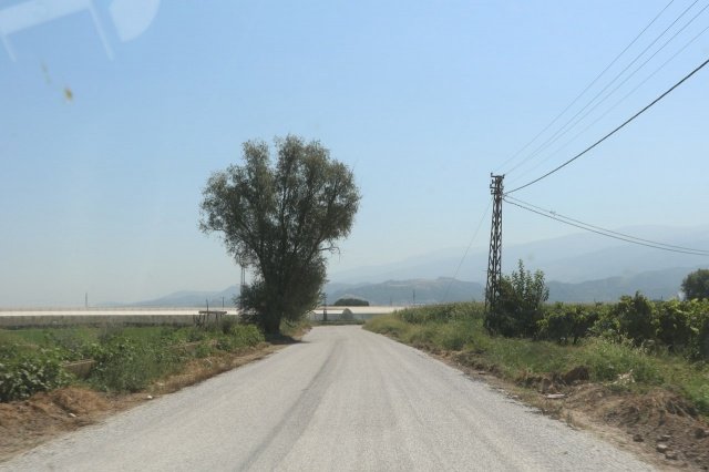O yüzden yolumuz artık çok iyi oldu. Manisa Büyükşehir Belediye Başkanımız Cengiz Ergün ve emeği geçen herkese çok teşekkür ederiz” ifadelerini kullandı.