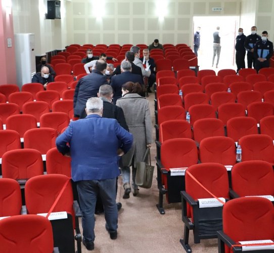 Yeni Yılın İlk Meclis Toplantısı Yapıldı
CUMHUR İTTİFAKI MECLİS TOPLANTISINI TERK ETTİ