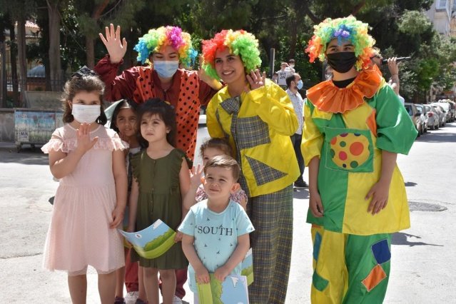 Şehzadeler Belediye Başkanı Ömer Faruk Çelik “Bayramda sokağa çıkma kısıtlaması var ve insanlar birbirine gidip, gelemiyor.  Bir süre daha sabırla pandemi kurallarına dikkat etmemiz gerekiyor.