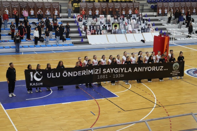 Adana ekibine konuk olan Lidya Garden City Turgutlu Belediyespor Kadın Basketbol Takımımız ise oynadığı maçı son topta kaybetmesi hepimizi çok üzdü. Emek ve mücadeleleri için oyuncularımıza, teknik ekibimize teşekkür ediyor, rakibimizi ise galibiyetlerinden dolayı tebrik ediyorum” dedi.