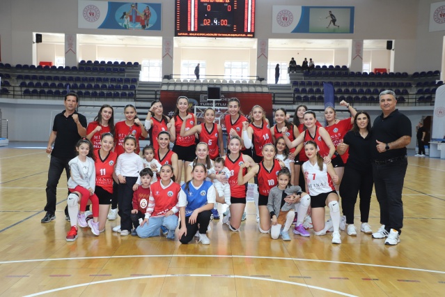 Karşılaşmanın ilk düdüğünden itibaren üstün mücadele ortaya koyan Lidya Garden City Turgutlu Belediyespor Kadın Basketbol Takımında, Dejah Monet Terrell karşılaşmanın yıldızlaşan isimi oldu. Dejah Monet Terrell 25 sayı 14 ribaund, Ronahi Zilan Kıran 13 sayı, 6 ribaund, kaptan Yağmur Öztürk 11 sayı, 2 ribaund ve Fahriye Bayraktar 10 sayı ile takımın öne çıkan oyuncuları oldu.