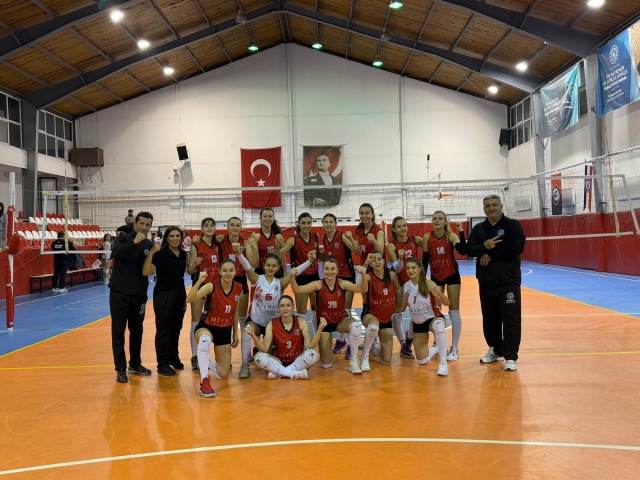 Lidya Garden City Turgutlu Belediyespor Kadın Basketbol Takımı ve Kadın Voleybol Takımı hafta sonu oynadıkları maçları kazanarak taraftarlarına galibiyet sevincini peş peşe yaşattı.