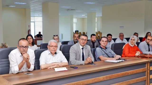 Demirci ilçesinde 2023-2024 Eğitim-Öğretim yılı çocukların eğitim süreçlerinin güvenliğine ilişkin koruyucu önleyici hizmet ve tedbirlerin artırılmasına yönelik iş birliği protokolü gerçekleştirildi. Toplantıda yeni eğitim öğretim yılında Demirci genelinde güvenli ve huzurlu bir eğitim-öğretim ortamı sağlamak amacıyla okullar ile yakın çevrelerinde alınacak tedbirler görüşüldü.