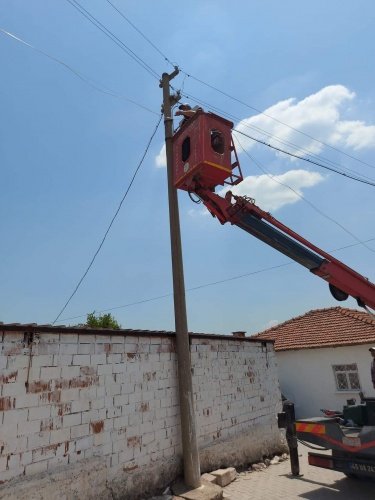 Bu kapsamda Saruhanlı Belediyesi Bilgi ve İşlem Birimi tarafından Alibeyli ve Koyuncu mahallesinde, mahalle giriş, çıkışı ve meydanlara güvenlik kamerası takıldı.