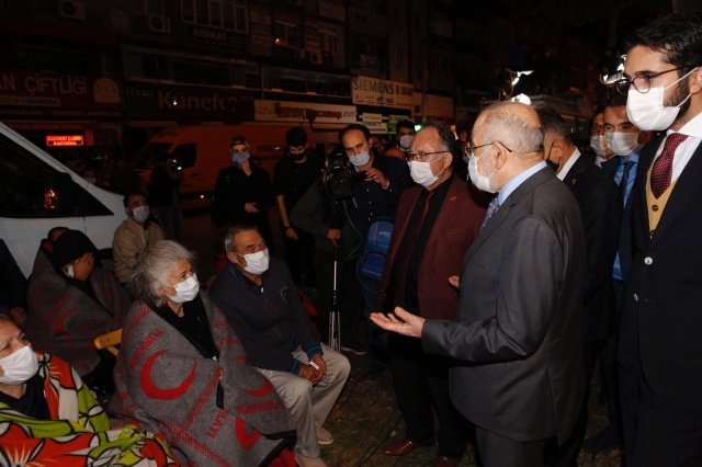 “Allah’tan rahmet diliyorum” 
Deprem bölgesine yaptığı ziyaretin ardından açıklamalarda bulunan Saadet Partisi Genel Başkanı Temel Karamollaoğlu şunları söyledi: