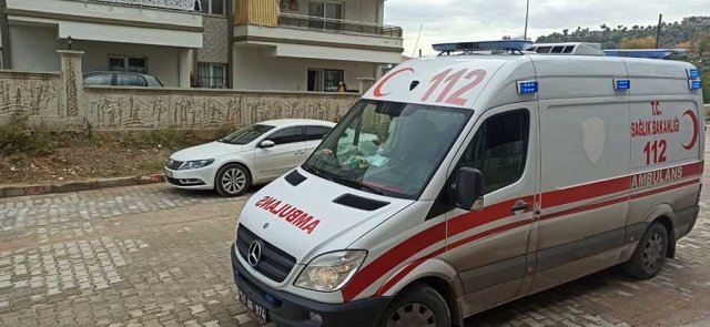 İntihar haberinin duyulmasının ardından Manisa’nın Demirci ilçesine bağlı Sağnıç köyünde yas yaşanıyor. 3 erkek 2 kız  kardeşten biri olan Sinan Korkmaz’ın intiharından önce “Hakkınızı helal edin” yazan bir not bıraktığı da öğrenildi.
