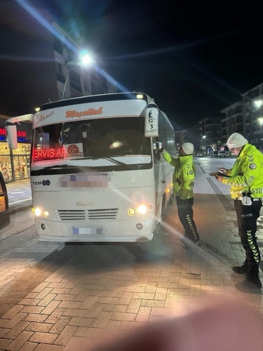 Manisa İl Emniyet Müdürlüğü Trafik Denetleme Şube Müdürlüğü ve İlçe Trafik birimleri tarafından 11 Şubat 2025 tarihinde; 19 ekip 39 personel ile gerçekleştirilen  Korsan Taşımacılık ve İşçi Servislerine Yönelik Denetim sonucunda;