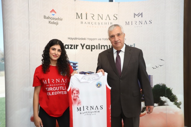 Turgutlu Belediyespor Başkanı Hüseyin Maliz, "Mirnas Bahçeşehir Turgutlu firmasıyla yaptığımız bu anlaşma, kadın voleybol takımımızın mücadele gücünü arttıracak ve sporun yaygınlaşmasına katkı sağlayacak. Mirnas Grup Yönetim Kurulu Üyesi Murat Atlıhan’a desteklerinden dolayı Belediyespor adına çok teşekkür ediyoruz. Sözleşmenin her iki taraf için hayırlı olmasını diliyorum” dedi.