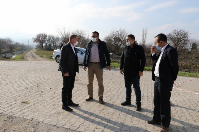 Manisa Su ve Kanalizasyon İdaresi (MASKİ) Genel Müdürlüğü, il genelinde içme suyu sıkıntılarını çözüme kavuşturmaya devam ediyor. Muradiye Mahallesinde bulunan tarımsal sulamaya ait 2 sondaj, alınan numunenin uygun olması halinde içme suyu şebekesine aktarılacak. Yeni açılan sondaj kuyusu ve mevcut olan bir sondajın iyileştirme çalışmalarının ardından mahalleye yıllık yaklaşık 2 milyon tonluk içme suyu kaynağı kazandırılacak.