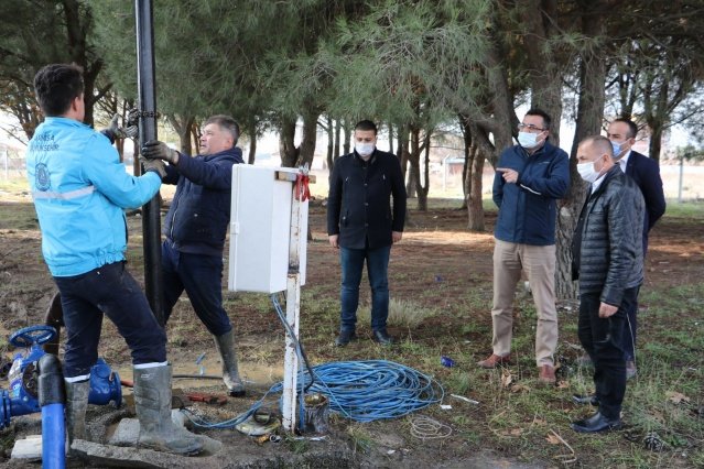 Muradiye’nin su kaynaklarını arttırıyoruz
MASKİ Genel Müdürlüğü İçme Suyu Dairesi Başkanı Fevzi Demir, yeni içme suyu kaynaklarıyla birlikte Muradiyeli vatandaşların içme suyu kapasitelerini arttıracaklarını belirterek, “Tarımsal sulamada kullanılan 2 adet sondajdan aldığımız numuneyi teste gönderdik.