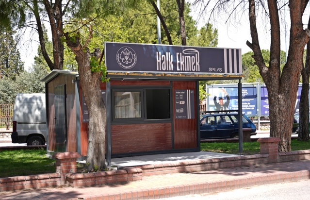 6 MAHALLEDE HALK EKMEK BÜFELERİ HİZMETE BAŞLADI 
İlk etapta 6 farklı mahallede kurulan Halk Ekmek Büfeleri, her gün saat 09.00 ile 14.00 arasında hizmet verecek. Halk Ekmek satış noktaları şu şekilde:
 Atatürk Mahallesi – 345 Sokak
Reşatbey Mahallesi – 648 Sokak
 Seyitahmet Mahallesi – 724 Sokak
Hacıishak Mahallesi – 144 Sokak
Ulucami Mahallesi – 280 Sokak
Cumhuriyet Mahallesi – 263 Sokak