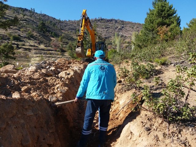 MASKİ Genel Müdürlüğü, Demirci ilçesine bağlı Ahatlar Mahallesinde yaklaşık 2 kilometrelik içme suyu hattı çalışması yaparak, mahallede yaşanan su sorununu çözüme kavuşturdu.
