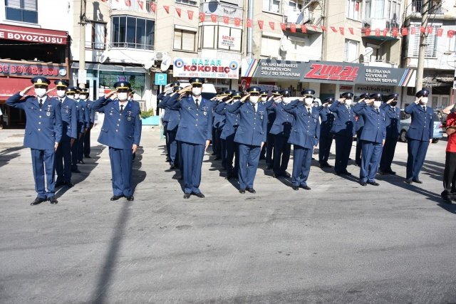 İşgal acılarını yaşayanlar bilir,  ve şehrimizde bu acılar ne yazık ki yaşanmıştır. Akhisar’ımızın geçmişte çektiği acıları, vermiş olduğu mücadeleyi asla unutamayız. Geçmişimizden aldığımız bu mücadele ruhu ile birlikte şanlı Türk Bayrağımızı gelecek nesillere devredeceğiz. Akhisar halkı olarak bizler, bize bu cennet toprakları canlarını vererek bırakan atalarımızı asla unutmayacağız.