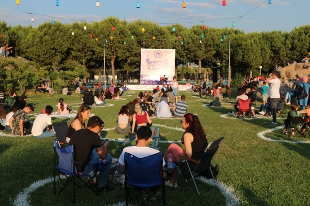 Akhisar Belediye Başkanı Besim Dutlulu’nun talimatları doğrultusunda gerçekleşen konserin gelecek haftalarda da devam edeceği bildirildi.