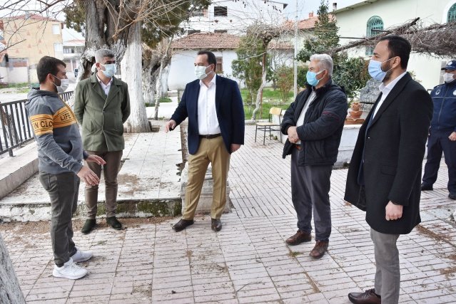Salgınla mücadelede hepimize görev düşüyor. Sağlıklı ve aydınlık günlere kavuşmak istiyorsak kısıtlamalara ve sağlık tedbirlerine özenle uymamız gerekiyor. Mahalle halkımıza bir kez daha geçmiş olsun dileklerimi iletiyorum” ifadelerini kullandı.