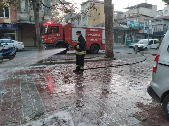 Manisa Büyükşehir Belediyesinin her alanda yanlarında olmasından memnuniyet duyduklarını ifade eden Alaşehirliler, Manisa Büyükşehir Belediyesi ekiplerine ve Büyükşehir Belediye Başkanı Cengiz Ergün’e teşekkür ettiler.