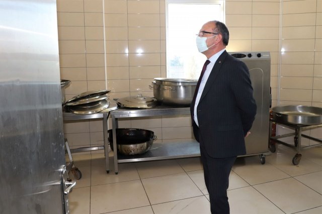 Turgutlu Belediye Başkanı Çetin Akın, Turgutlu Belediyesi Aşevi ve Hayır Merkezine ziyaret gerçekleştirdi.