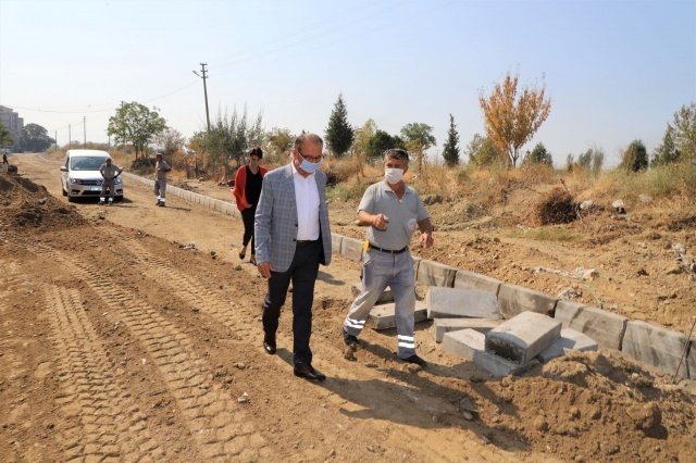 Fen İşleri Müdürlüğü ekiplerince Mustafa Kemal Mahallesi Setüstü Sokak’ta bordür döşeme çalışmalarına başlandı. Çalışmaların sonunda ise toplamda  4000 m2’lik bordür döşeme işlemi yapılacak.