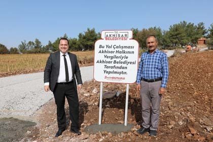 Başkan Dutlulu’ya ziyaretinde Başkan Yardımcısı Bedri Türk, Kırsal Hizmetler Müdürü Hasan Umutlu ve Meclis Üyesi Hüseyin Kuk eşlik etti.