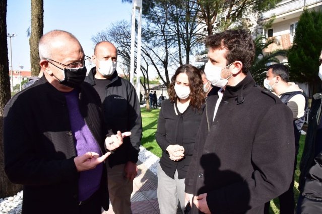 Mahalle Muhtarı Şahin Memnuniyetini Paylaştı
Bulvarın, yepyeni bir görünüm kazandığını ifade eden Laleli Mahalle Muhtarı Yadigar Şahin ise, başta Manisa Büyükşehir Belediye Başkanı Cengiz Ergün olmak üzere, emeği geçen herkese teşekkür etti.
