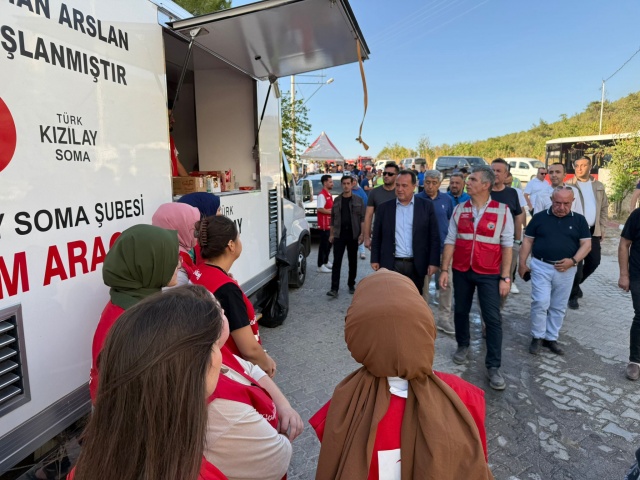 Ayrıca ikram araçlarımız bölgede halkımızın ihtiyaçları noktasında yardımcı oldu. Tüm gücümüz ve imkanlarımızla yangının bir an önce söndürülmesi için ilgili kurumlarla tam koordinasyon içinde çalışıyoruz. Bunların yanı sıra kent estetiğinden ve MASKİ’den gelen su tankerleri ve Büyükşehir Belediyesi’nin iş makineleri de söndürme çalışmalarına destek verdi. Tüm hemşehrilerimize geçmiş olsun dileklerimi iletiyorum.