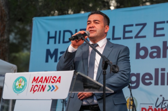 Baharın gelişi, doğanın uyanışı olarak kabul edilen Hıdırellez, Manisa’nın dört bir yanında coşkuyla kutlandı. Manisalıların Hıdırellez coşkusuna ortak olan Manisa Büyükşehir Belediye Başkanı Mimar Ferdi Zeyrek de Kırkağaç Çamlık alanında gerçekleştirilen Kırkağaç Çam Festivali’ne ve Akhisar’a bağlı Beyoba Mahallesi’nde gerçekleştirilen Hıdırellez Şenliği’ne katıldı.