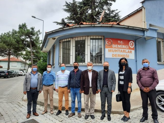 Manisa Büyükşehir Belediyesi Genel Sekreter Yardımcısı Uğur Başkal, Demirci ve Köprübaşı ilçelerini ziyaret ederek, Büyükşehir Belediyesinin ilçelerdeki çalışmalarını yerinde inceledi, birimleri gezdi. Personele Büyükşehir Belediye Başkanı Cengiz Ergün’ün selamlarını da ileten Başkal, 17 ilçede vatandaşlara en güzel hizmetleri ulaştırabilmenin çabası içinde olduklarını ifade etti.
