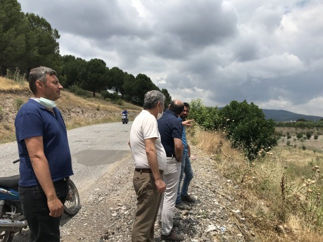 İçerisinde bulunduğumuz salgın döneminde tarımsal üretimin ne kadar önemli olduğu ortaya çıkmıştır. Çiftçilerimizin gelir düzeylerinin artırılması, tüketicilere güvenilir gıda teminine yardımcı olmak, ürün çeşitliliğini ve verimliliği arttırmak, kısıtlı olan tarım alanlarından maksimum fayda sağlayabilmek, bölgede tarımsal üretim yönünden faaliyetlerin gelişmesini sağlayarak öncelikli olarak bölgenin ve ülkemizin ihtiyacını karşılamak amacındayız. Bu amaca ulaşmak için projeleri hayata geçirmeye devam ediyoruz. Gökçeahmet Mahallesi, önemli bir üretim potansiyeline sahip. Vatandaşlarımızın geçmiş yıllarda yaşadıkları sorunlar nedeniyle Valilik Devir Tasfiye ve Paylaştırma Komisyonu kararı ile 2021 yılında Büyükşehir Belediyesine devir edilen sulama tesisinde bakım onarım çalışmaları tamamlanmıştır.