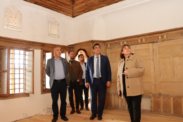 Manisa Büyükşehir Belediyesi Genel Sekreteri Burak Deste, Kula ilçesine kapsamlı bir ziyarette bulundu.