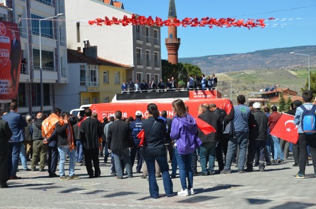 Başkan Ergün’e Demirci’de Şok…!
Başkan Selçuk’a tepkili Demircililer Mitinge gelmedi.