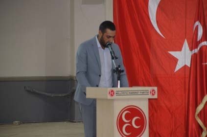 Kongre divan başkanlığına verilen önerge ile MHP Manisa İl Başkan Yardımcısı Mehmet Ödevli Seçildi.
Saygı duruşu yapıldı, İstiklal Marşı okundu.
Kongrede MHP Genel Başkanı Devlet Bahçelinin mesajı okundu, mesajı tüm delegeler ayağa kalkarak alkışladı.