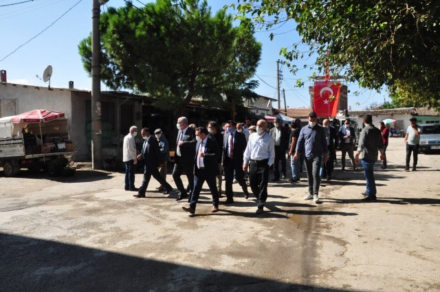 “Bakana sordum cevap yok”
 İYİ Parti il ve ilçe başkanları  tarafından kendisine bilgi verildiğinde 29 Temmuz 2020  tarihinde Türkiye Büyük Millet Meclisi’ne yazılı bir önerge verdiğini kaydeden Dervişoğlu, “ Bakana sordum.  ÇED raporuna niye ihtiyaç duymadınız? Bu arazilerin acele kamulaştırılmasına yönelik hesabınız nedir? Yöre halkının tarım yapılan arazilerde sanayi kuruluşlarının oluşmasına göstermiş olduğu tepkiye neden kayıtsız kalıyorsunuz? Bunları temmuz ayının sonunda sordum ekim’in ortasına geldik henüz bir cevap veren olmadı” diye konuştu.