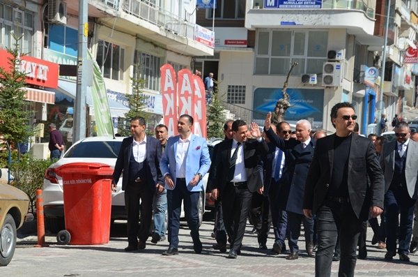 KORAY AYDIN CUMARTESİ SABAHI FOX TV'DE CANLI YAYINA ÇIKACAK..
Edinilen bilgilere göre İYİ Parti Genel Başkan Yardımcısı Koray Aydın'ın Selendi programının iptal edilme sebebinin kendisine Tv canlı yayınına katılma bilgisi geldiği yüzünden olduğu öğrenildi.