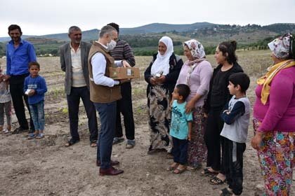 Gün dolayısıyla açıklamalarda bulunan Metin Öztürk; “Süt tüketiminin artması, toplumda düzenli süt tüketim bilincinin yaygınlaşması hem genç nüfusumuzun gelişimi hem de ülke genelinde sağlıklı beslenmenin yaygınlaşması açısından temel oluşturuyor. Bizler, vatandaşlarımızın zararlı içeceklerden uzak durması ve süt içme alışkanlığının oluşması açısından farkındalık oluşturmak istiyoruz.